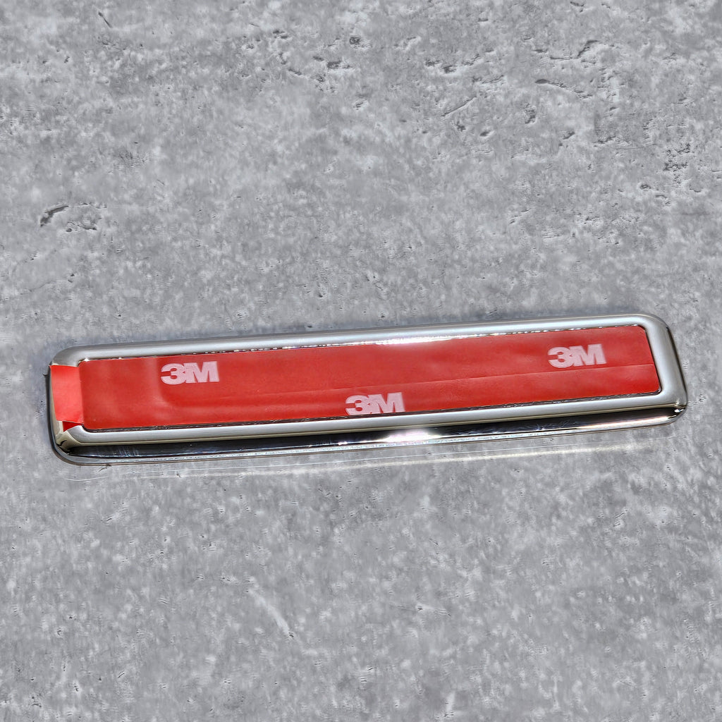 MCLAREN EMBLEM BONNET BADGE EMBLEM BLACK/SILVER