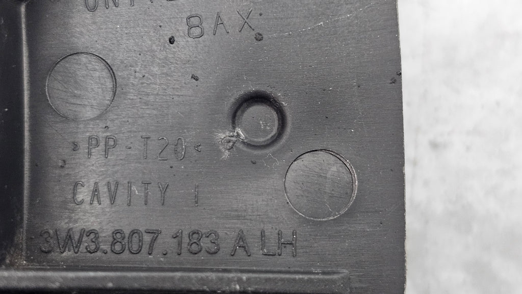 BENTLEY CONTINENTAL (GT/GTC 2012-2015) LEFT BUMPER GUIDE PROFILE (LEFT OUTER) 3W3807183A