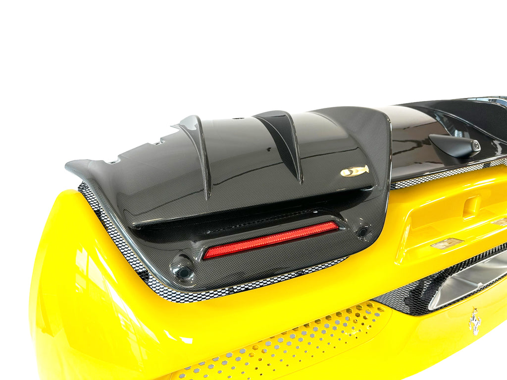 FERRARI 296 GTB/ GTS REAR BUMPER WITH CARBON REAR DIFFUSER - WITH CAMERA