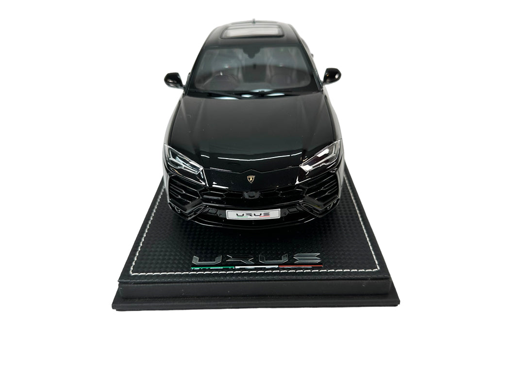 Lamborghini Urus 1/18 スケールモデル(箱無し) LAMBORGHINI URUS MODEL CAR 1-1/8 - GREY – ApexSpares