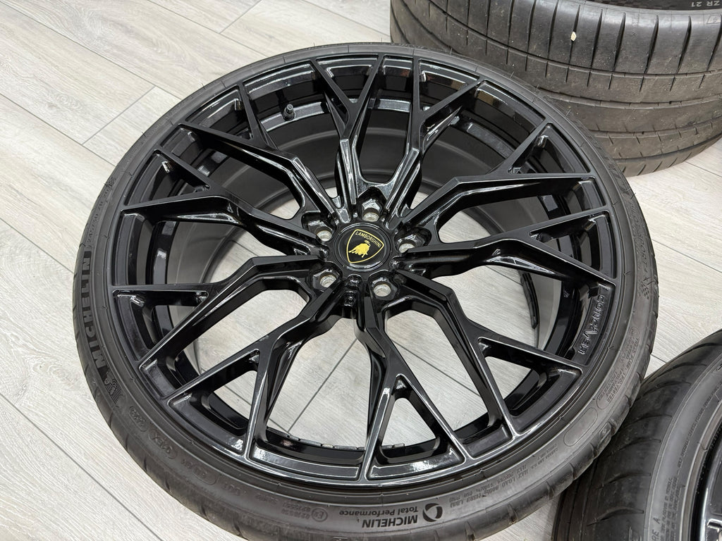 CONCAVER CVR1 LAMBORGHINI HURACAN PERFORMANTE WHEELS WITH MICHELIN 4S TYRES
