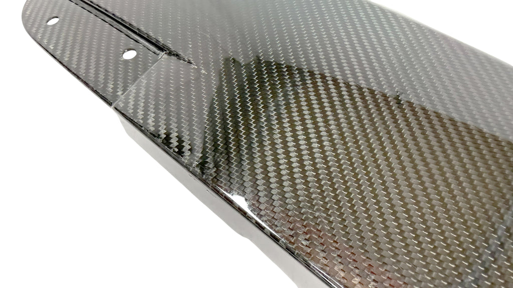 ASTON MARTIN VANTAGE V8 V12 CARBON REAR DIFFUSER DD23-17E955-BA