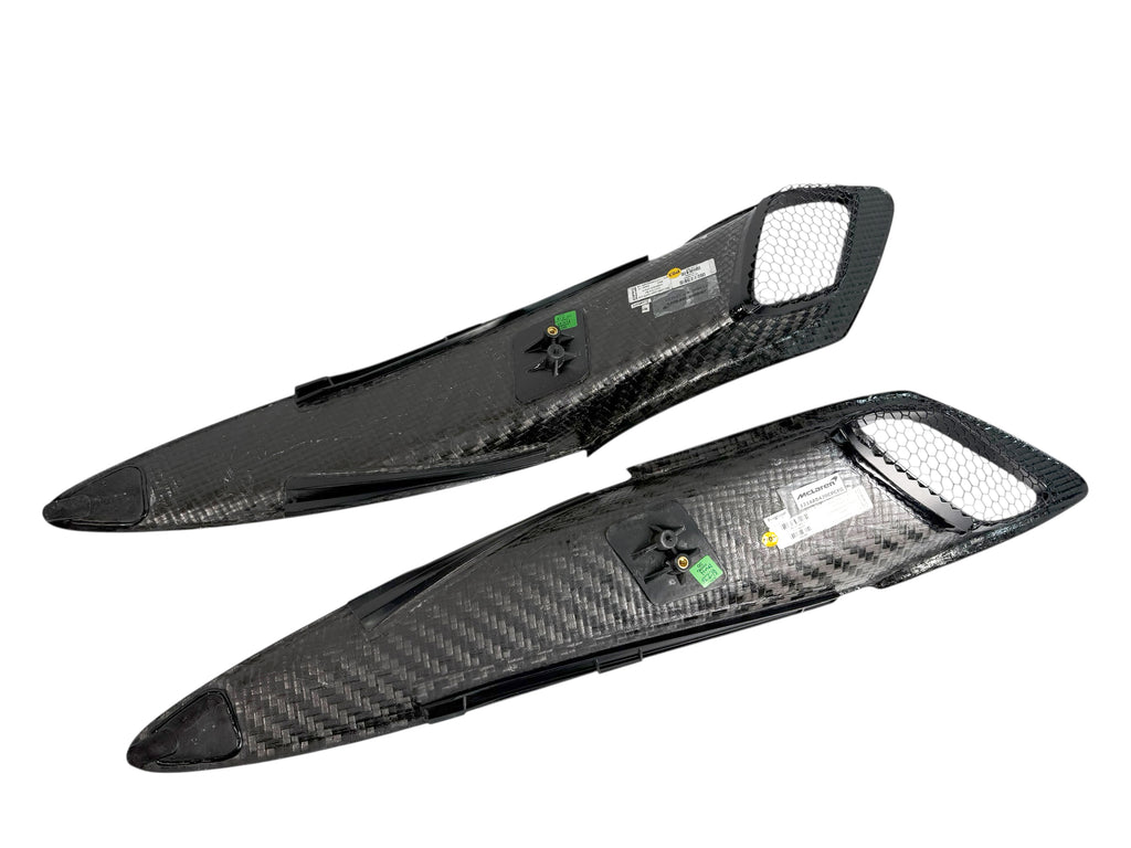 MCLAREN 720S 765LT CARBON REAR DIRTY DUCT SET - 14AB429CP (SMALL DEFECT)
