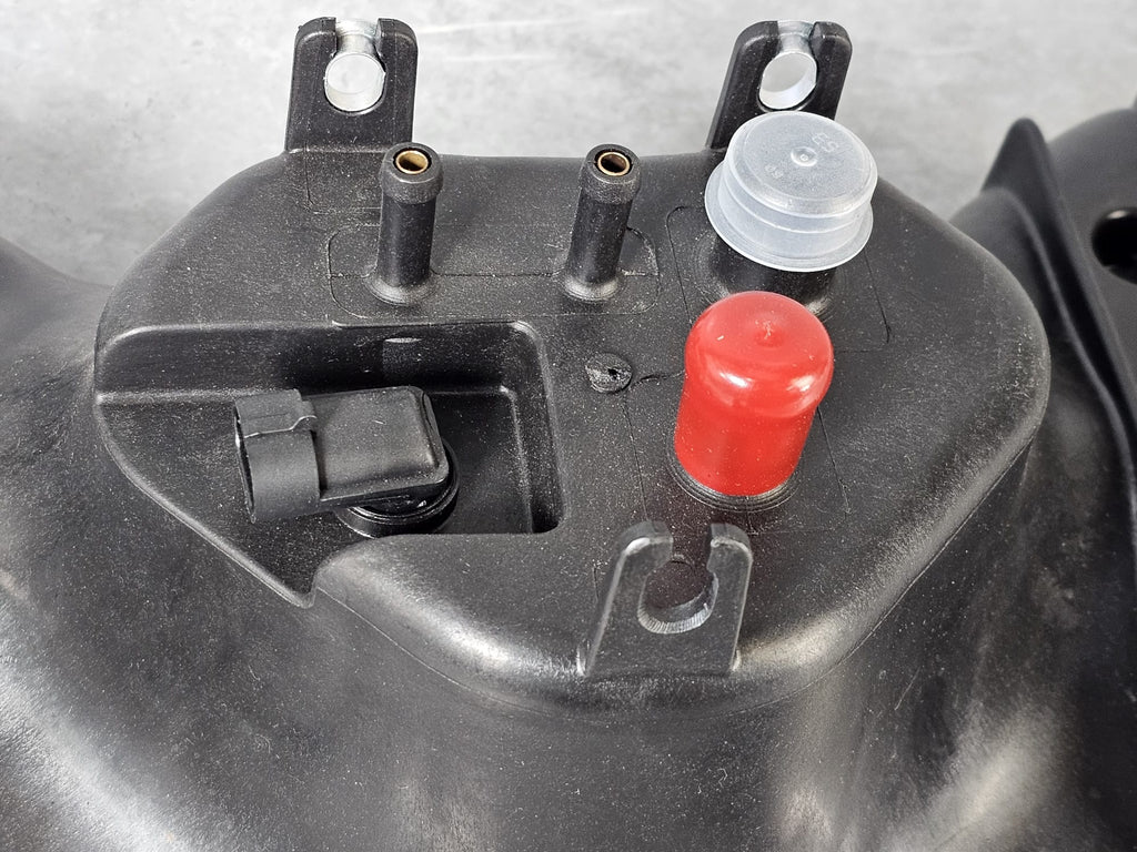 MCLAREN MP4-12C,625C,650S,675LT RADIATOR COOLANT EXPANSION HEADER TANK 11L0379CP