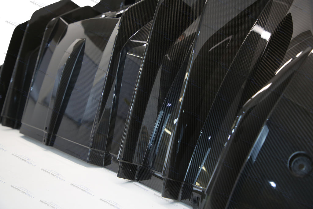 LAMBORGHINI AVENTADOR SVJ CARBON FIBRE REAR DIFFUSER WITH PARKING SENSORS