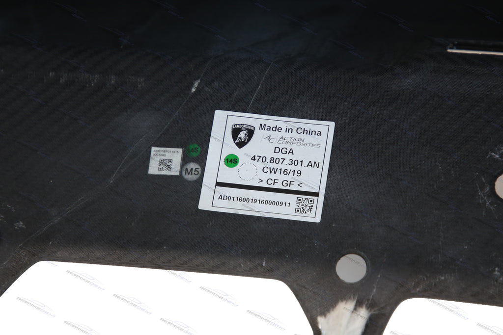 LAMBORGHINI AVENTADOR SVJ CARBON FIBRE REAR DIFFUSER WITH PARKING SENSORS