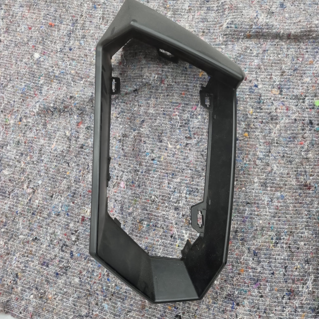 LAMBORGHINI AVENTADOR LP700 FRONT RIGHT GRILL SURROUND 470807820
