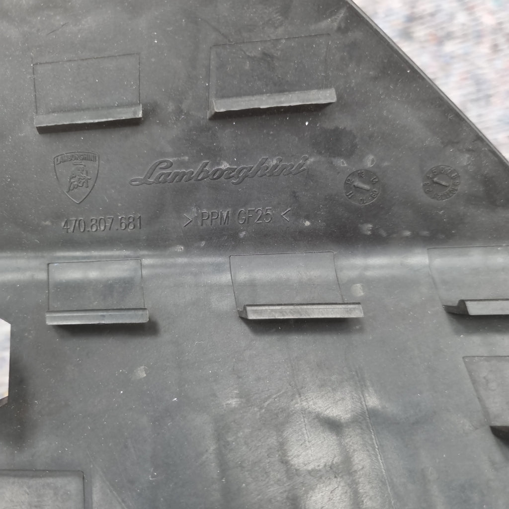 Lamborghini Aventador  Left Front Grid 470807681