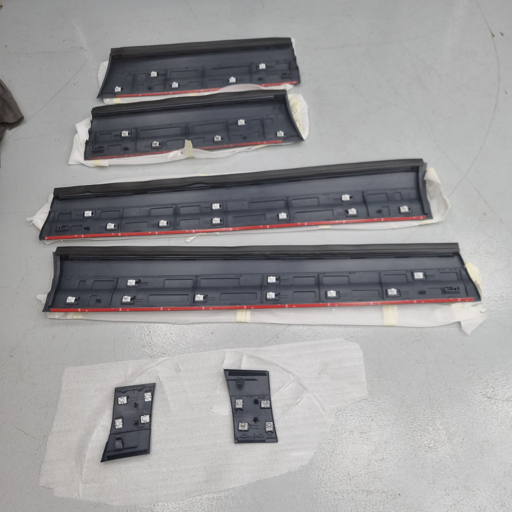 PORSCHE CAYENNE 2012+ 958 DOOR TRIM MOULDING SET (6 PIECES) 7P5839787J