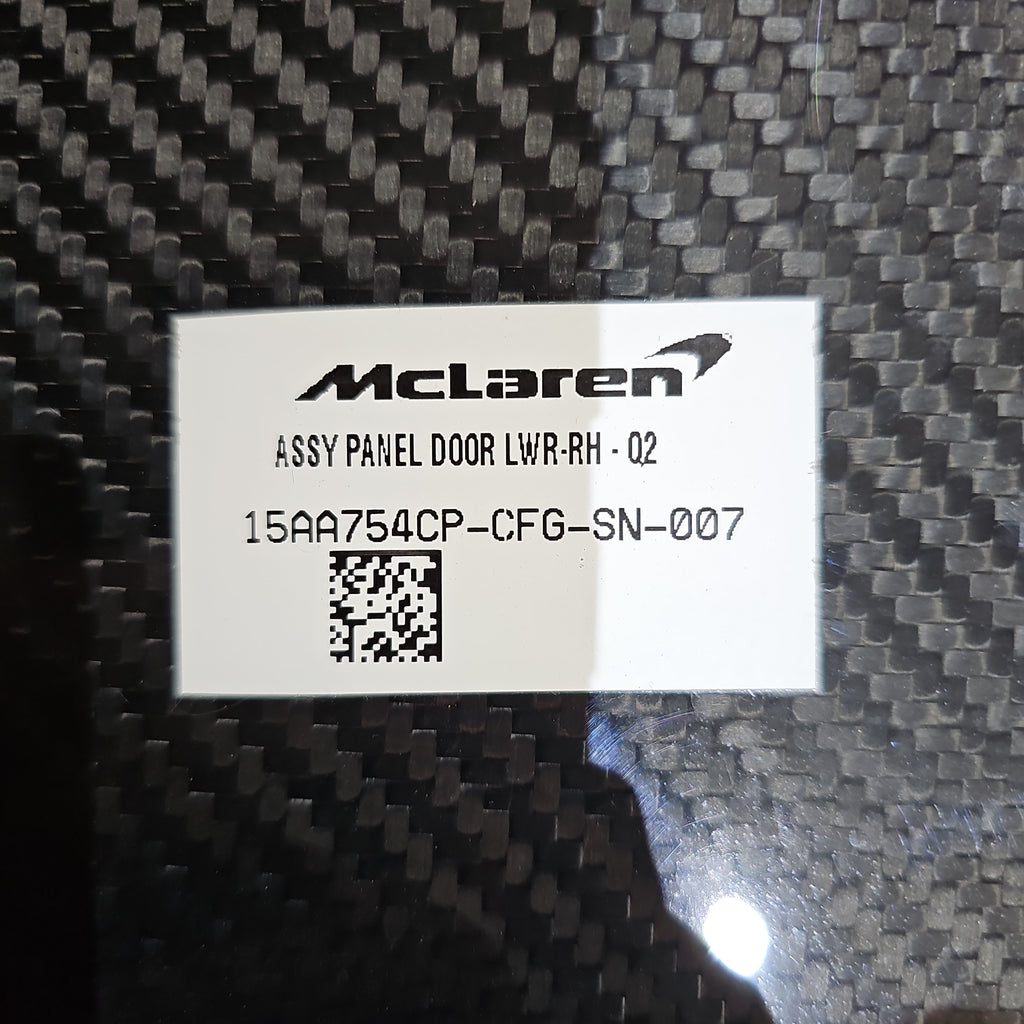 MCLAREN P15 SENNA MSO CARBON RH DOOR PANEL COVER 15AA754CP