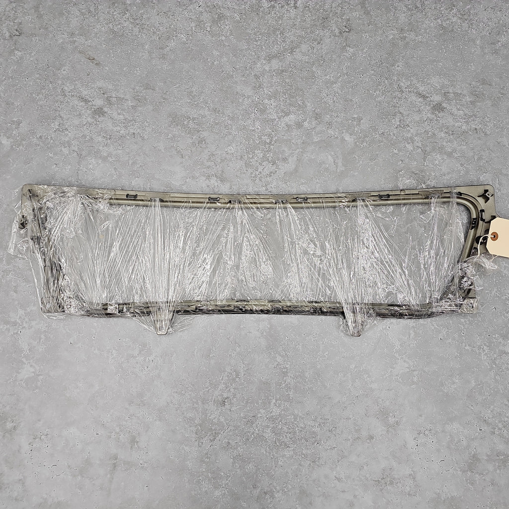 BENTLEY REAR NUMBER PLATE SURROUND TRIM 3SE807977