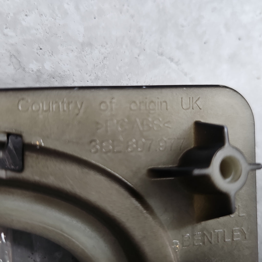 BENTLEY REAR NUMBER PLATE SURROUND TRIM 3SE807977