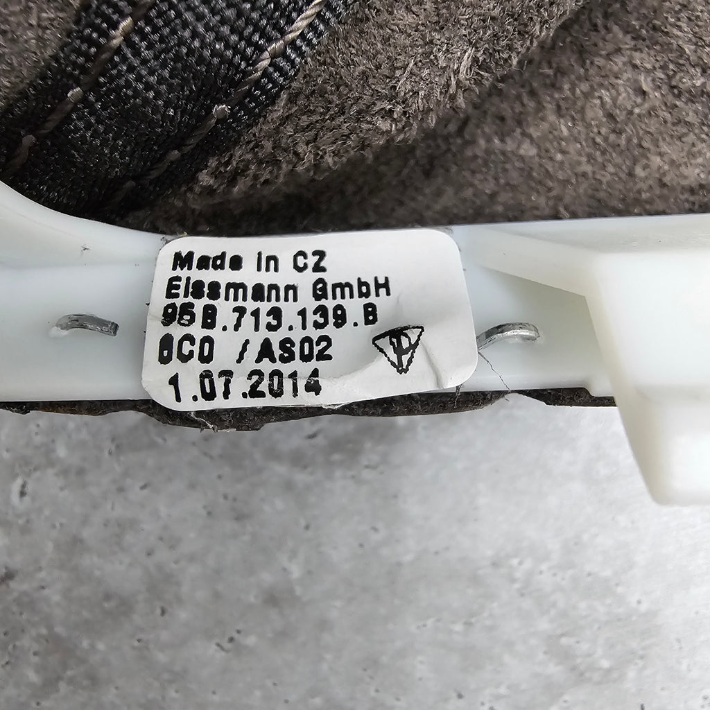 PORSCHE MACAN  2018 GEAR LEVER SHIFTER TRIM LEATHER/KNOB 95B713139