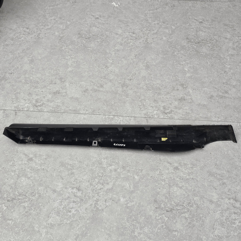 MCLAREN 570GT FRONT RIGHT DOOR LOWER TRIM MOLDING PANEL 2016 - 2020 13A3938CP