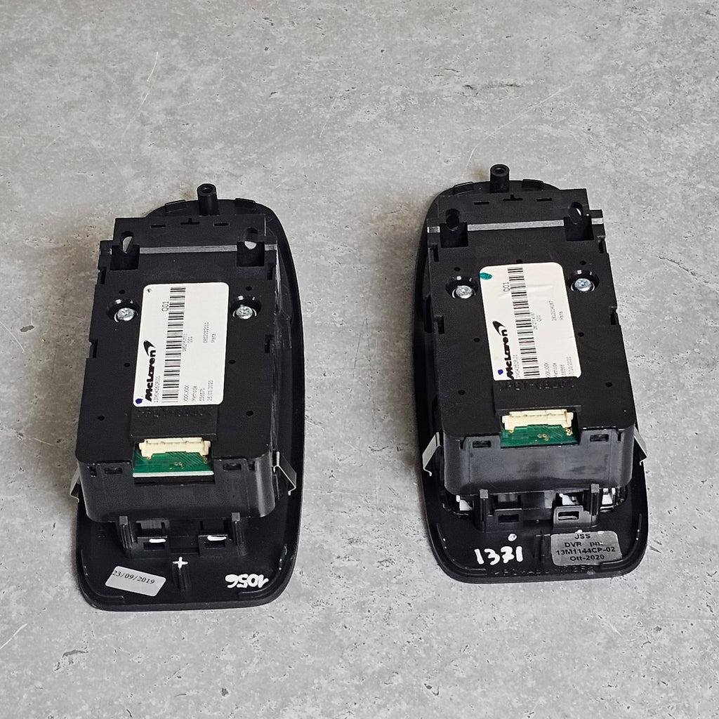 MCLAREN 570S/ 600LT DRIVER / PASSENGER DOOR SWITCH PACK SET - CARBON 13M0435CP / 13M0436CP