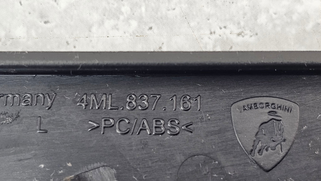 LAMBORGHINI URUS SIDE SKIRT END CAP LEFT 4ML837161