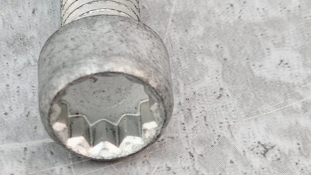 BENTLEY SOCKET HEAD BOLT WITH MULTI POINT INNER N10518405