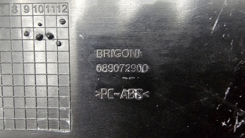 FERRARI 812 COMPLETE FIXING PLATE UNDER LOWER PART OF REAR SCREEN 89072900