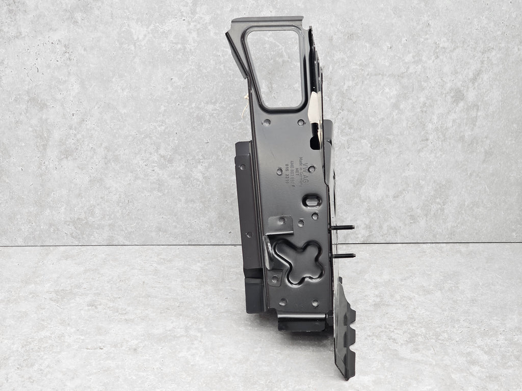 LAMBORHINI URUS LEFT REINFORCEMENT FOR JACK MOUNT 4M0803381J