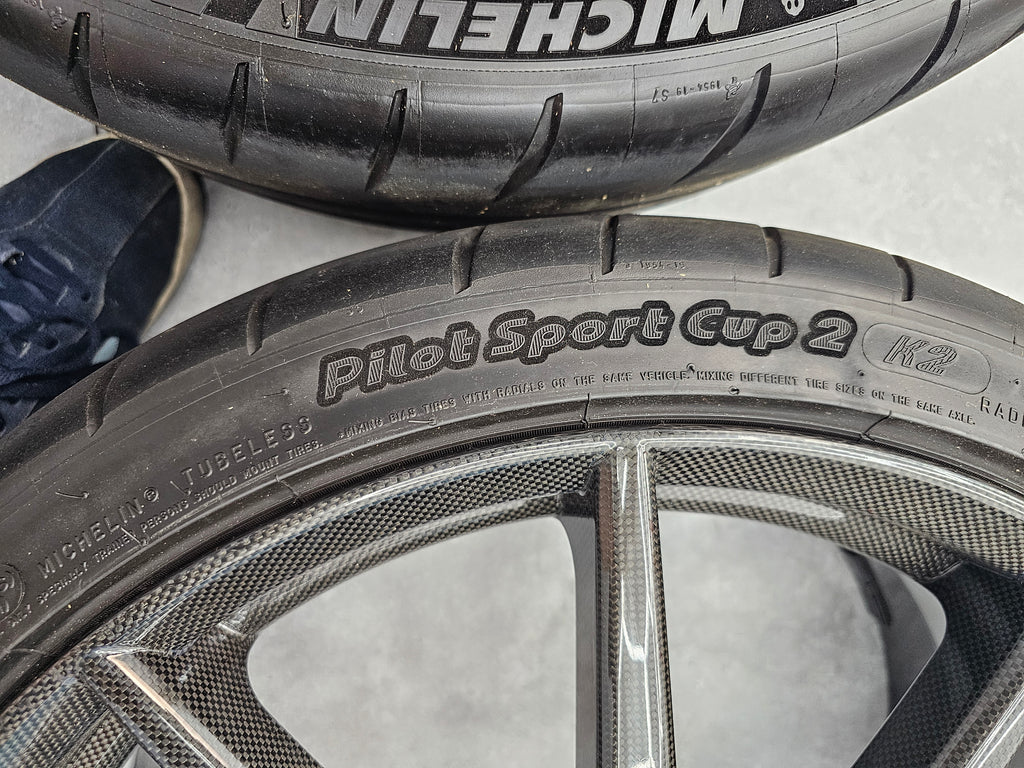 FERRARI 488 PISTA/ F8 CARBON ALLOY WHEELS SET WITH TYRES 70005638