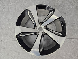 BENTLEY BENTAYGA RIGHT WHEEL 10JX22