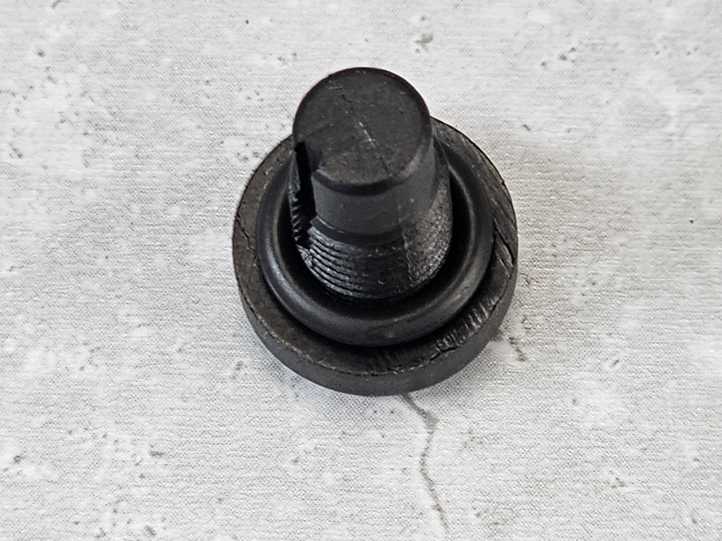 MCLAREN BLEED SCREW LT 11L0290CP