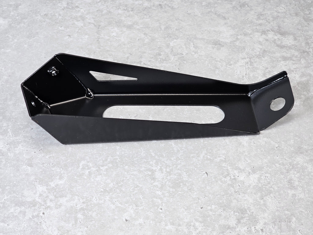 MCLAREN 650S RADIATOR  MOUNT BRACKET 11L0371CP