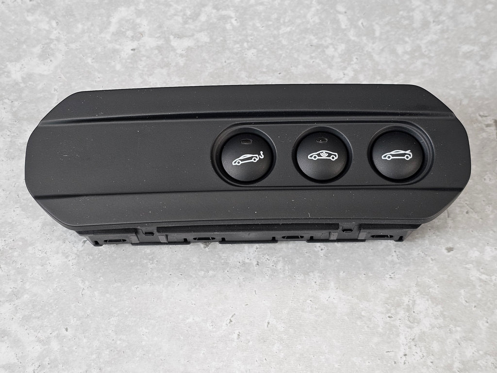 MCLAREN BOOT RELEASE SWITCH 11M1087CP