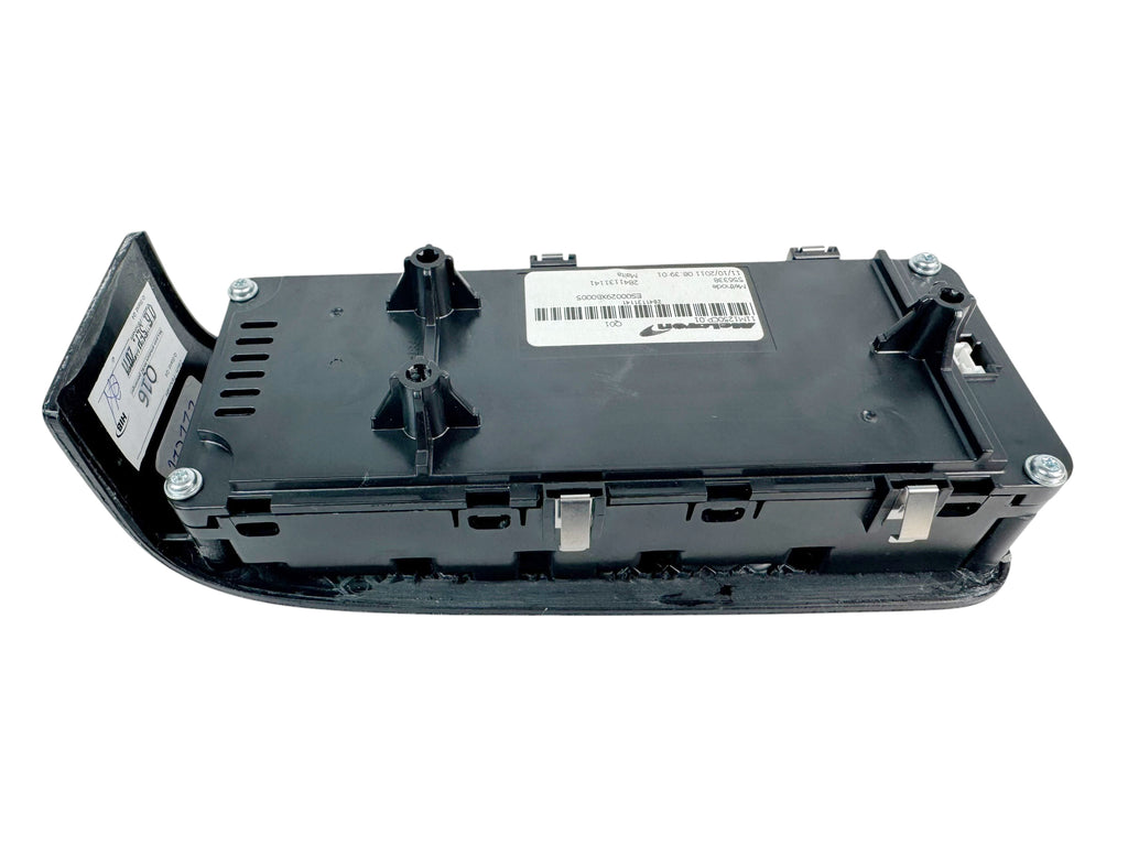 MCLAREN MP4/ 650S HVAC SWITCH PANEL - PASSENGER 11M3139CP