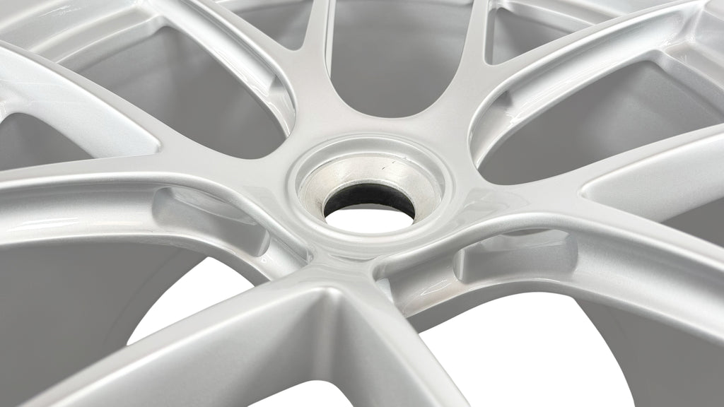 PORSCHE 992 GT3-RS WEISSACH MAGNESIUM 21" SILVER REAR WHEEL 9GT601025AM