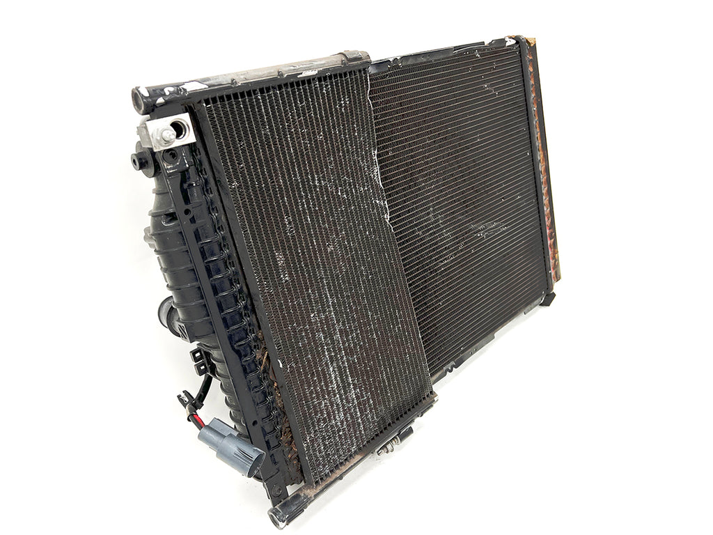 MCLAREN MP4/650S/ 675LT SIDE COOLING RADIATOR PACK/ CONDENSOR WITH FAN
