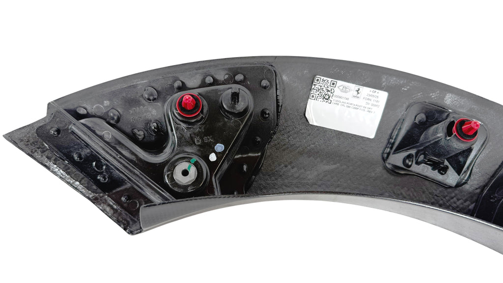 FERRARI PUROSANGUE LEFT REAR CARBON DOOR ARCH 901746
