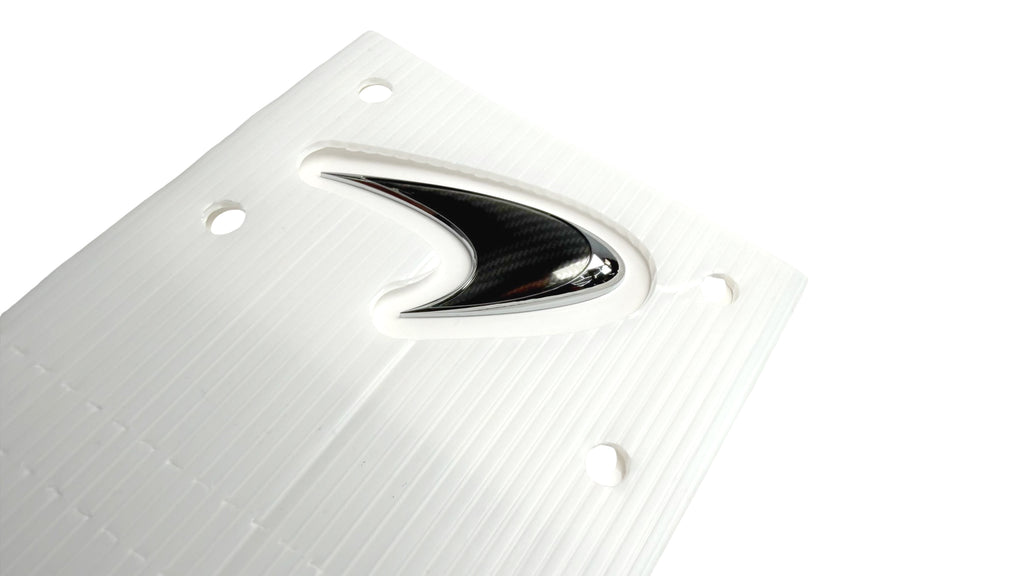 MCLAREN P1  CARBON FIBRE BONNET BADGE 12A9388CP