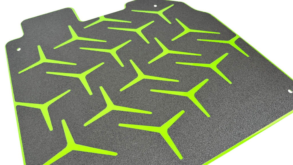 LAMBORGHINI AVENTADOR SV/ SVJ ALUMINIUM FLOOR MATS SET BLACK/ GREEN 472863691BVERNSB