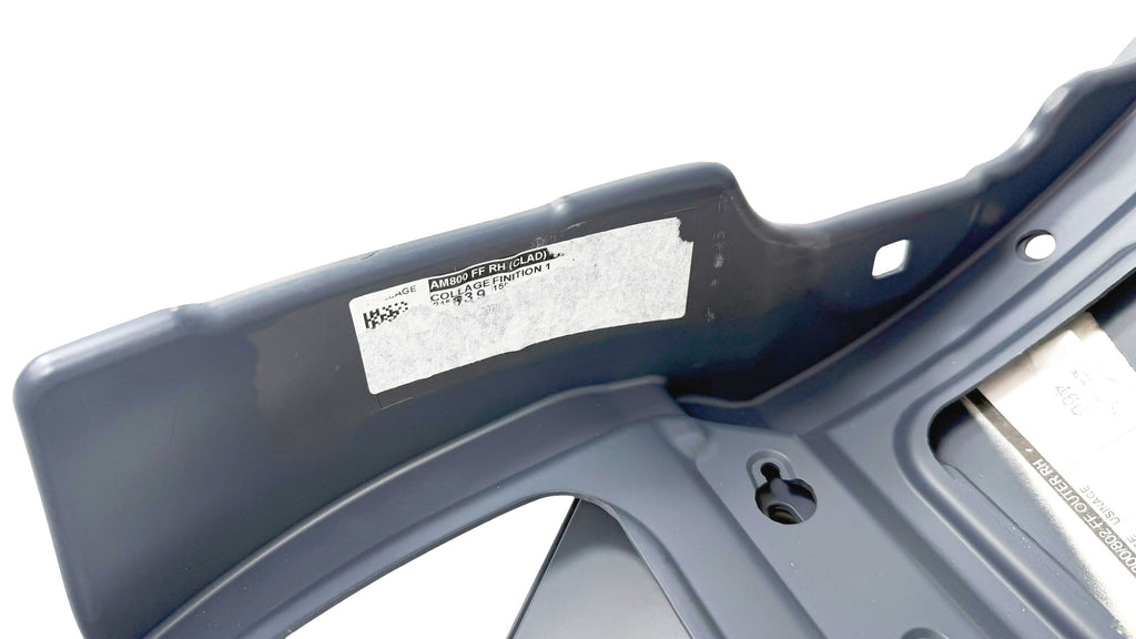ASTON MARTIN DBX 707 RIGHT WING MY8316005BB