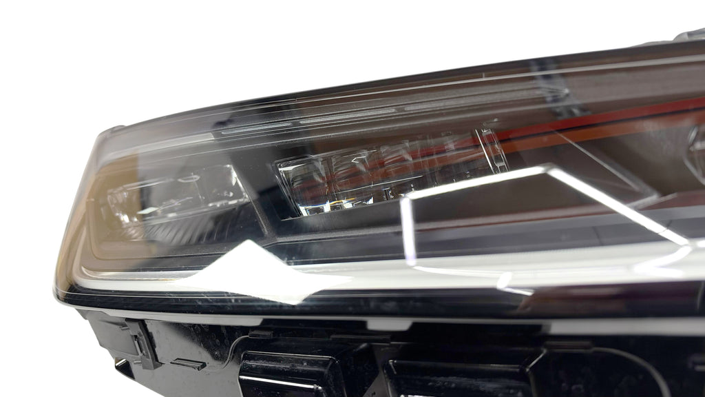 LAMBORGHINI URUS SE FRONT RIGHT HEADLAMP (UK SPEC) 4ML941036K