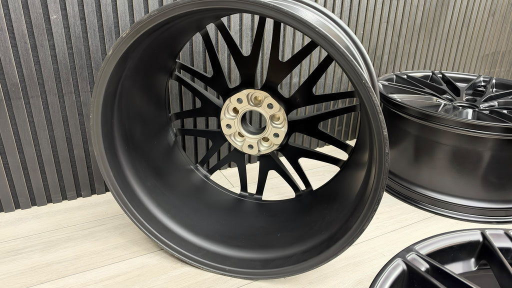 PORSCHE MACAN ELECTRIC 22" RS SPYDER WHEELS 95C601025AD