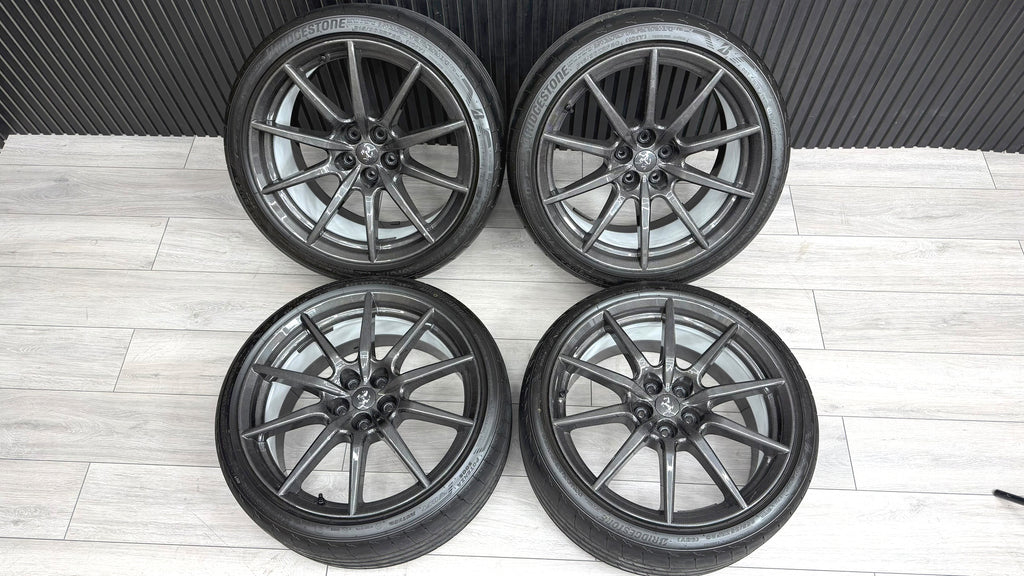 FERRARI SF90-XX CARBON ALLOY WHEELS SET WITH TIRES 764246/ 764245