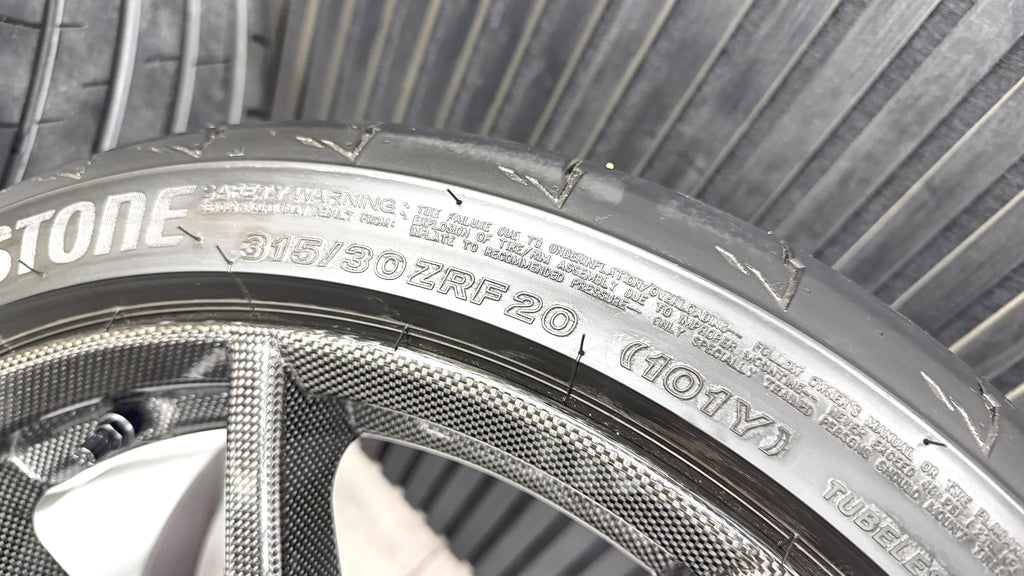 FERRARI SF90-XX CARBON ALLOY WHEELS SET WITH TIRES 764246/ 764245