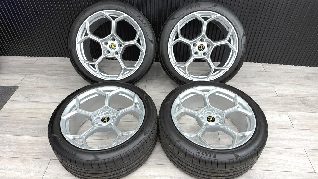 LAMBORGHINI URUS 22" PERFORMANTE LIGHT WEIGHT WHEEL AND TYRES SET SILVER 4ML601025