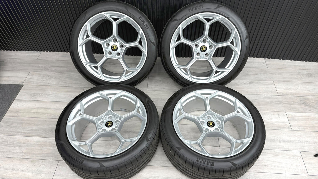 LAMBORGHINI URUS 22" PERFORMANTE LIGHT WEIGHT WHEEL AND TYRES SET SILVER 4ML601025