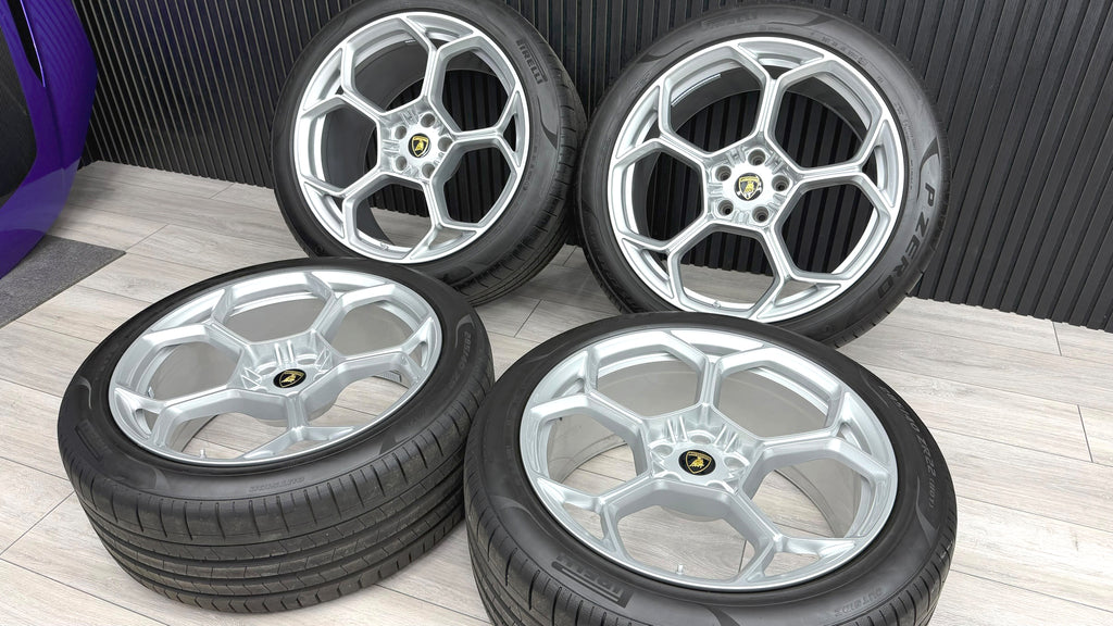LAMBORGHINI URUS 22" PERFORMANTE LIGHT WEIGHT WHEEL AND TYRES SET SILVER 4ML601025