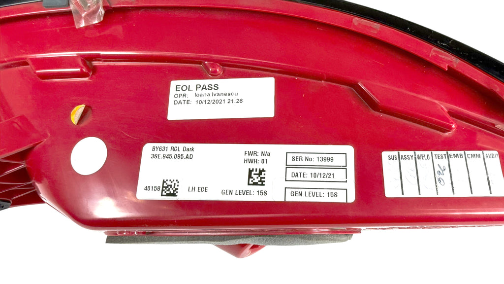 BENTLEY FLYING SPUR 2020+ REAR LEFT LIGHT (DARK) 3SE945095AD