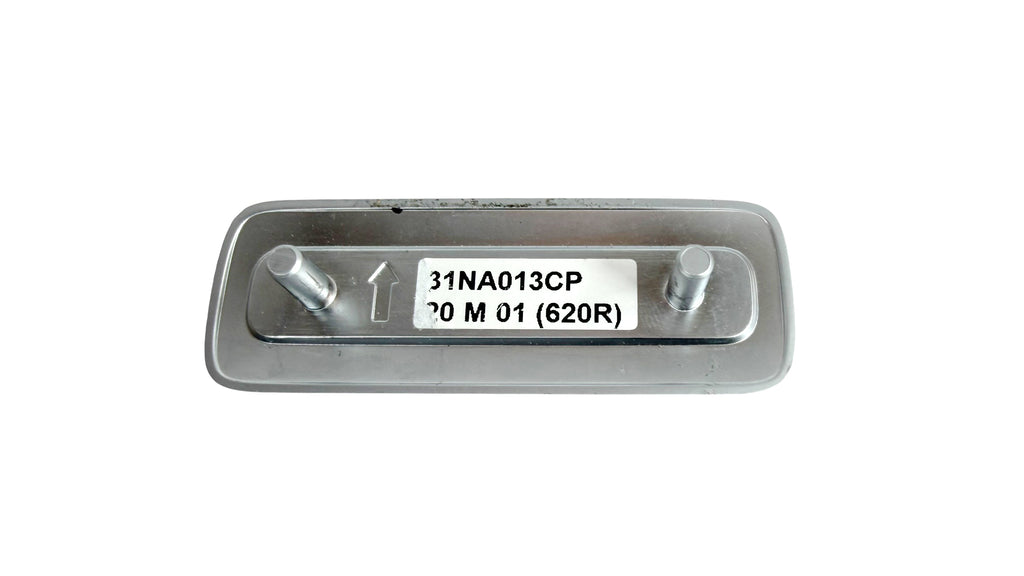MCLAREN 620R INTERIOR CENTRE CONSOLE BADGE - SILVER/ BLUE - 31NA013CP