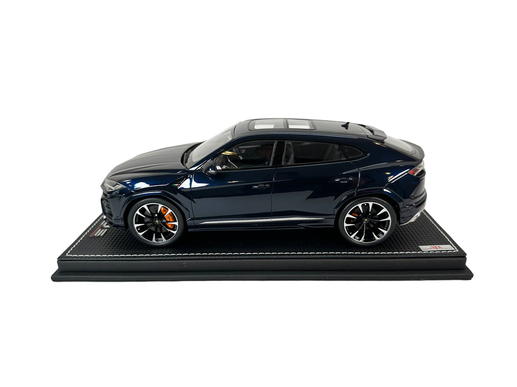 LAMBORGHINI URUS 1:18 MODEL CAR (BLU NETHUNS)