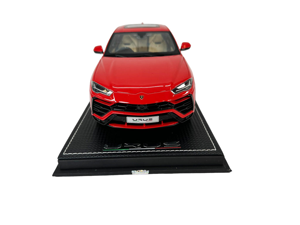 LAMBORGHINI URUS 1:18 MODEL CAR (ROSSO MARS)