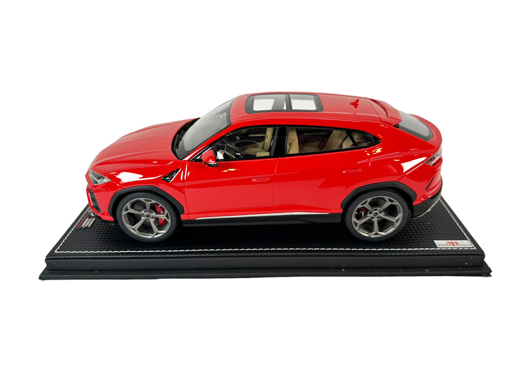 LAMBORGHINI URUS 1:18 MODEL CAR (ROSSO MARS)
