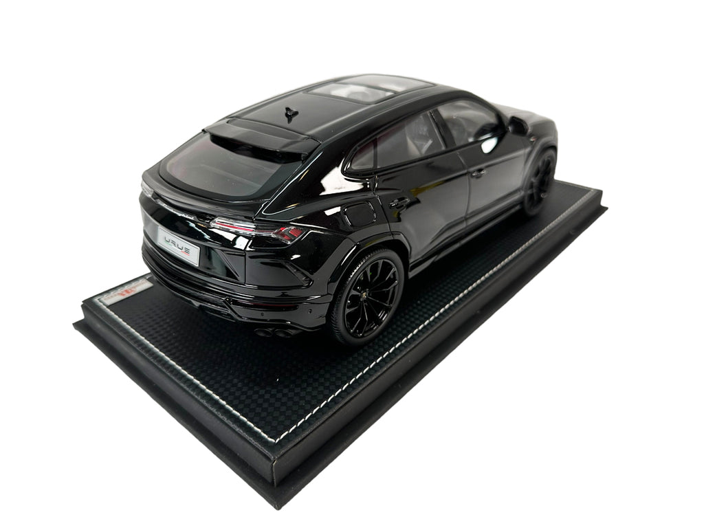 LAMBORGHINI URUS 1:18 MODEL CAR (NERO/ GIALLO)