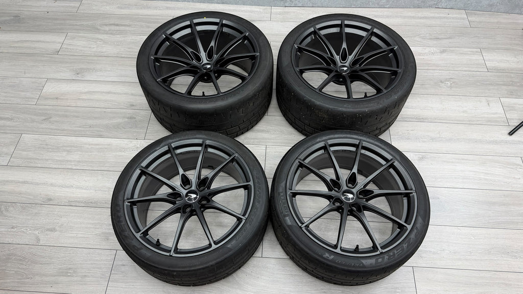 MCLAREN 765LT MSO ULTRA LIGHT STEALTH GREY WHEELS AND TYRES 14BA224RP