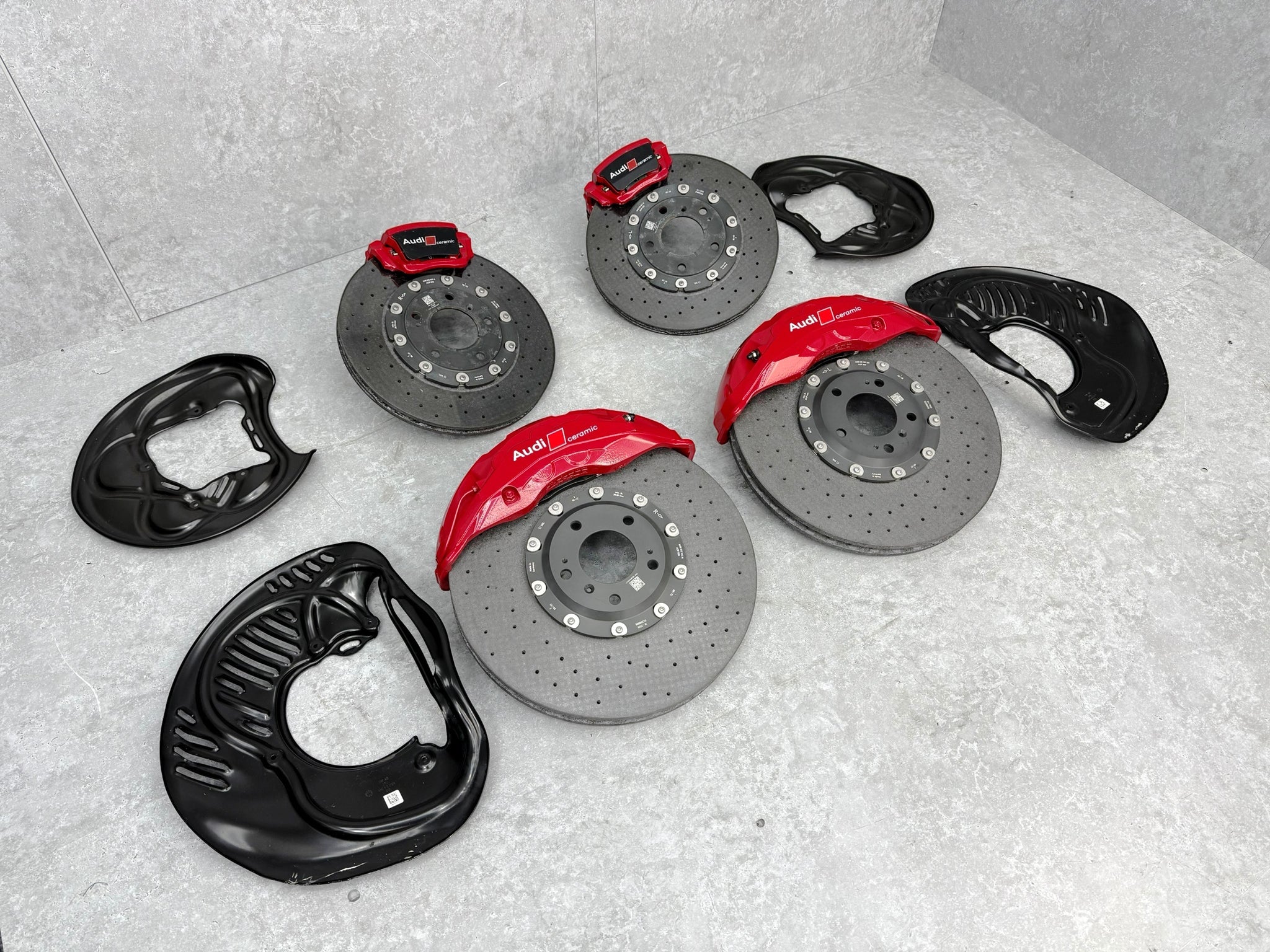 AUDI RSQ8 / RS6 C8 2024 COMPLETE CERAMIC BRAKE KIT – ApexSpares
